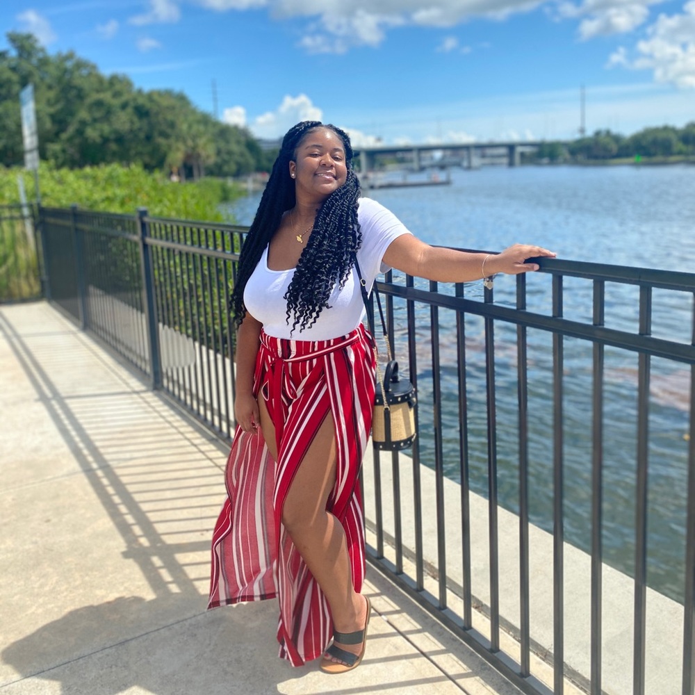 Meet your Posher, Oneilia